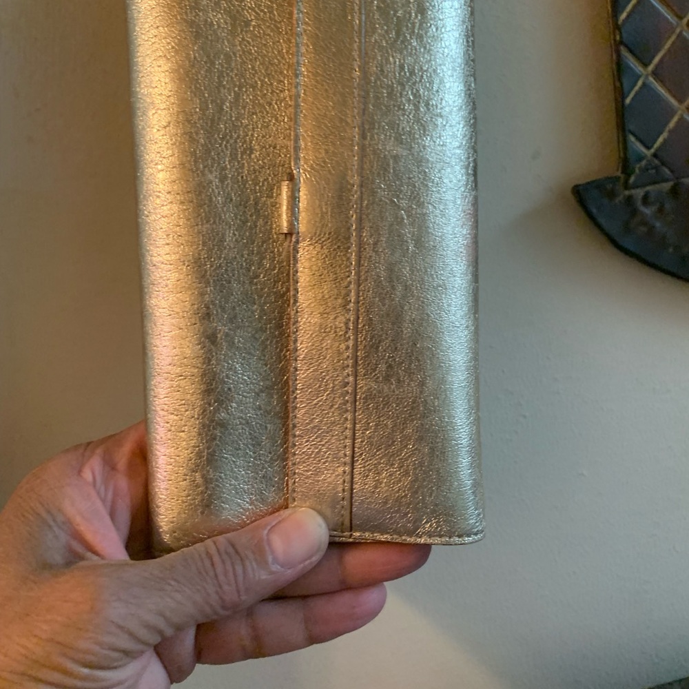 Beautiful Gold Wallet - Picture 3 of 5